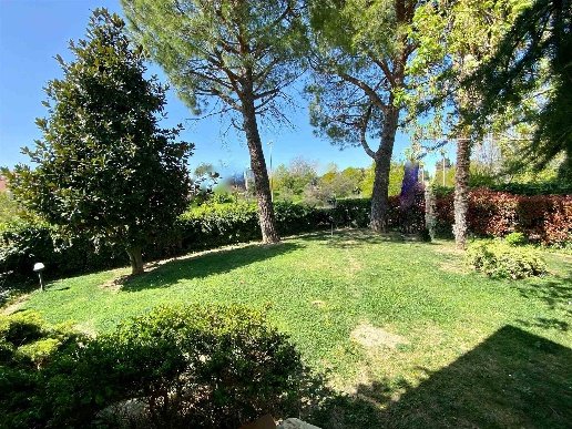 casa indipendente in vendita a Jesi