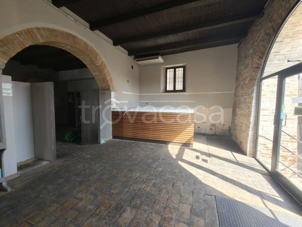 negozio in vendita a Jesi