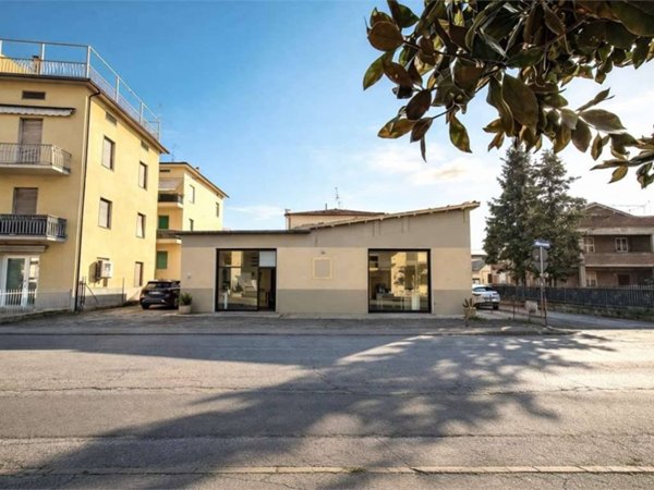 negozio in vendita a Jesi