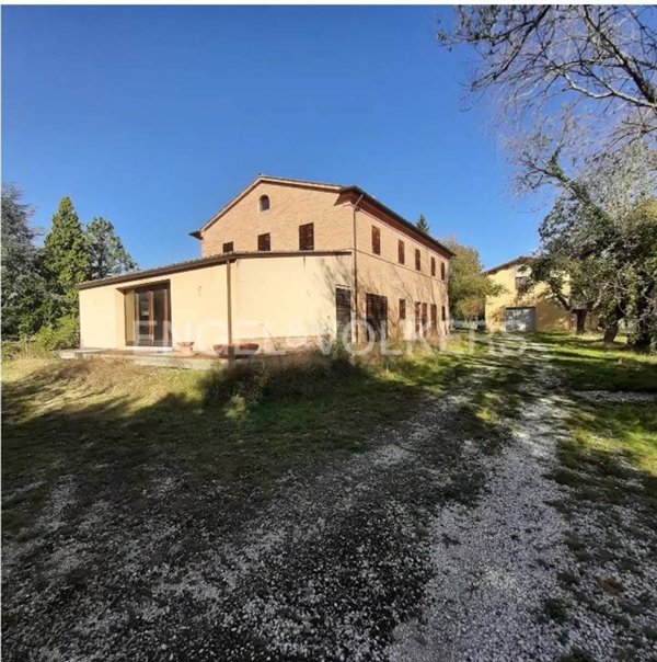 casa indipendente in vendita a Jesi