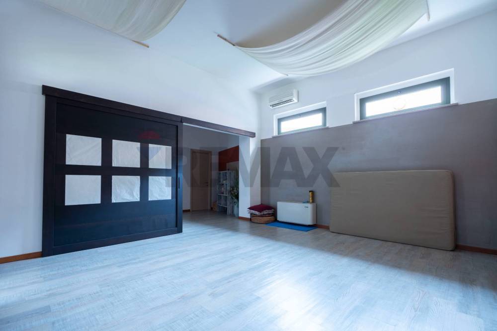 ufficio in vendita a Jesi