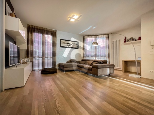 casa indipendente in vendita a Jesi