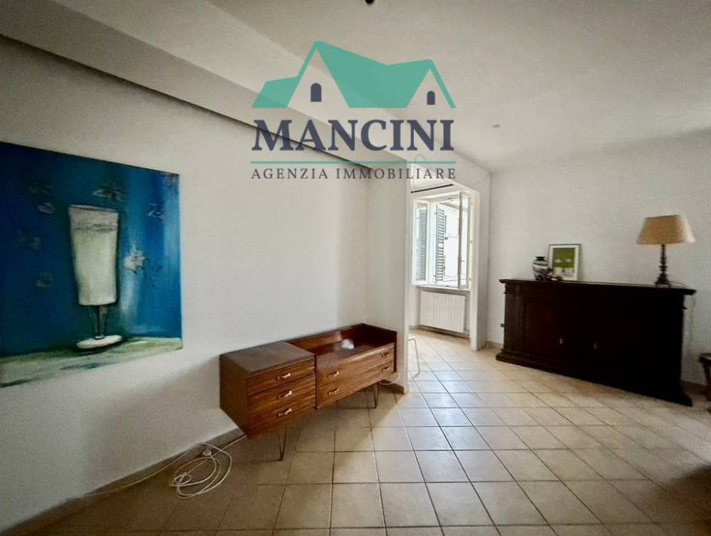 casa indipendente in vendita a Jesi