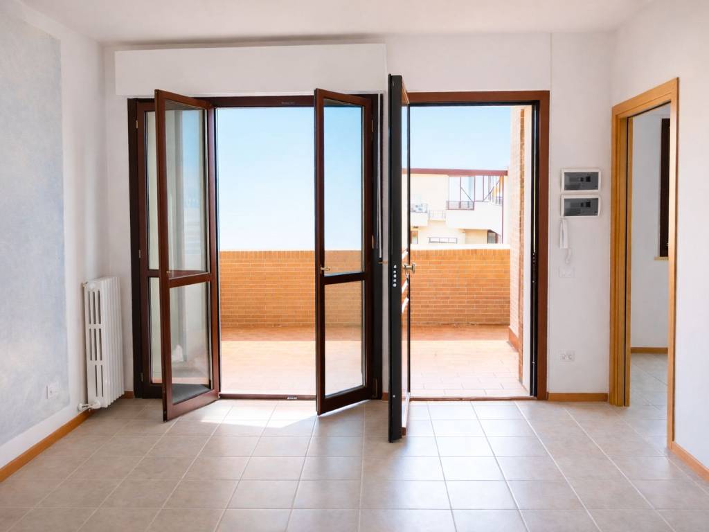 appartamento in vendita a Jesi in zona Tabano