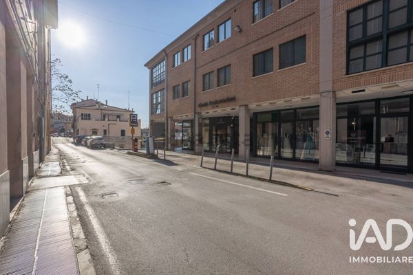 ufficio in vendita a Jesi