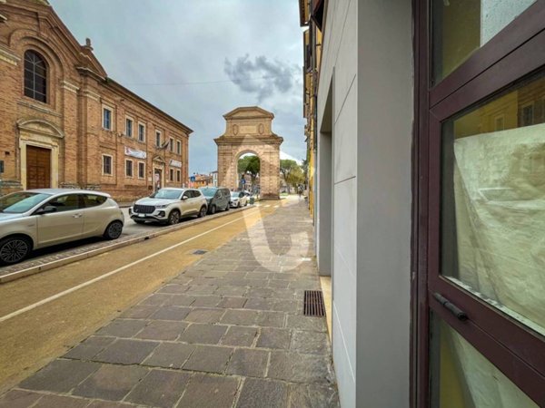 negozio in vendita a Jesi