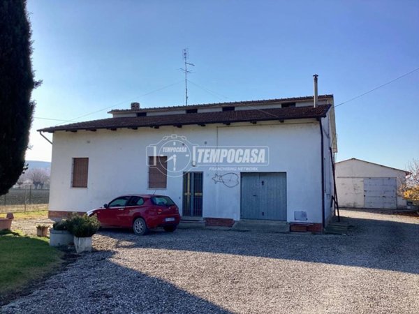 appartamento in vendita a Jesi in zona Mazzangrugno