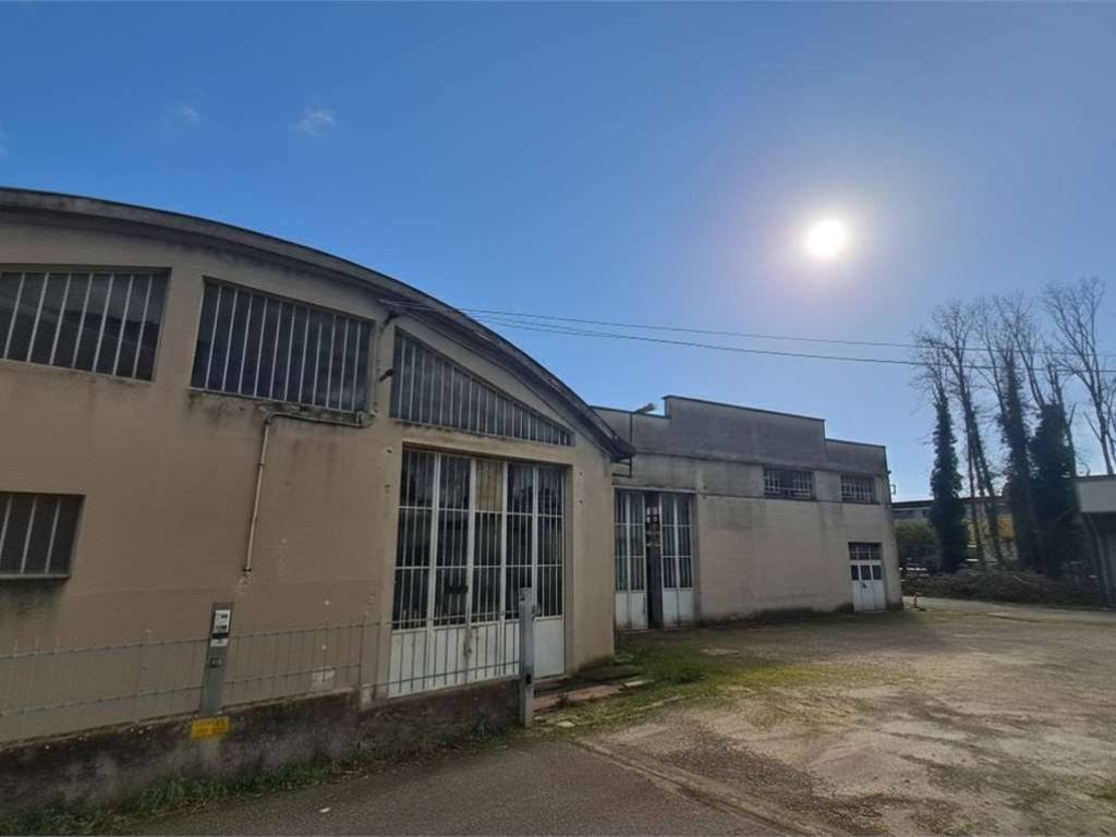 locale di sgombero in vendita a Jesi