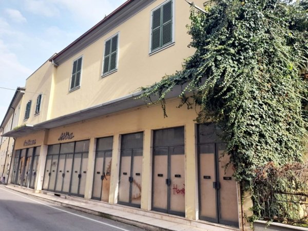 negozio in vendita a Jesi