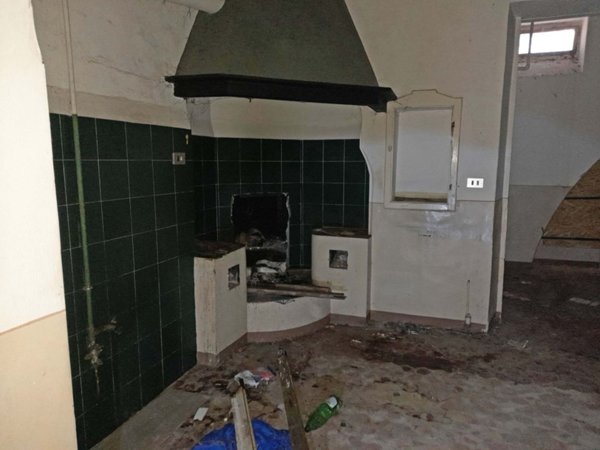 casa indipendente in vendita a Jesi