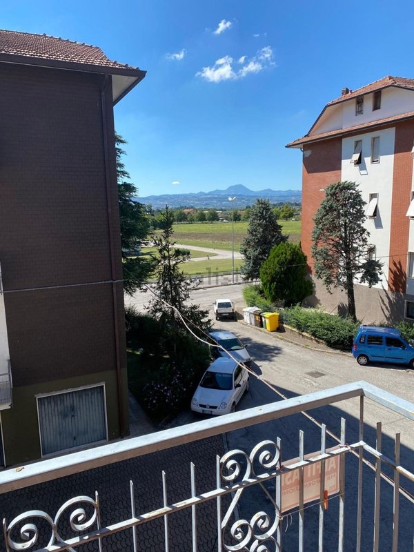 appartamento in vendita a Jesi in zona Tabano