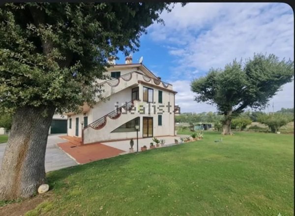 casa indipendente in vendita a Jesi