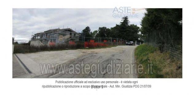 terreno edificabile in vendita a Jesi in zona Tabano