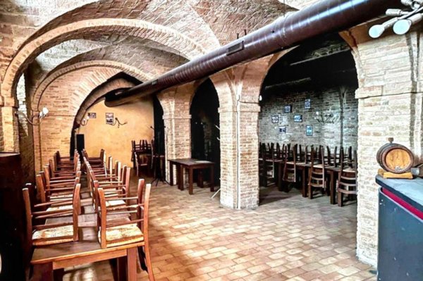 negozio in vendita a Jesi