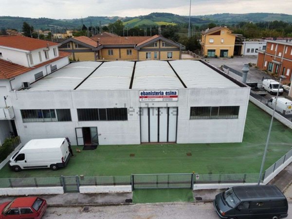 locale di sgombero in vendita a Jesi