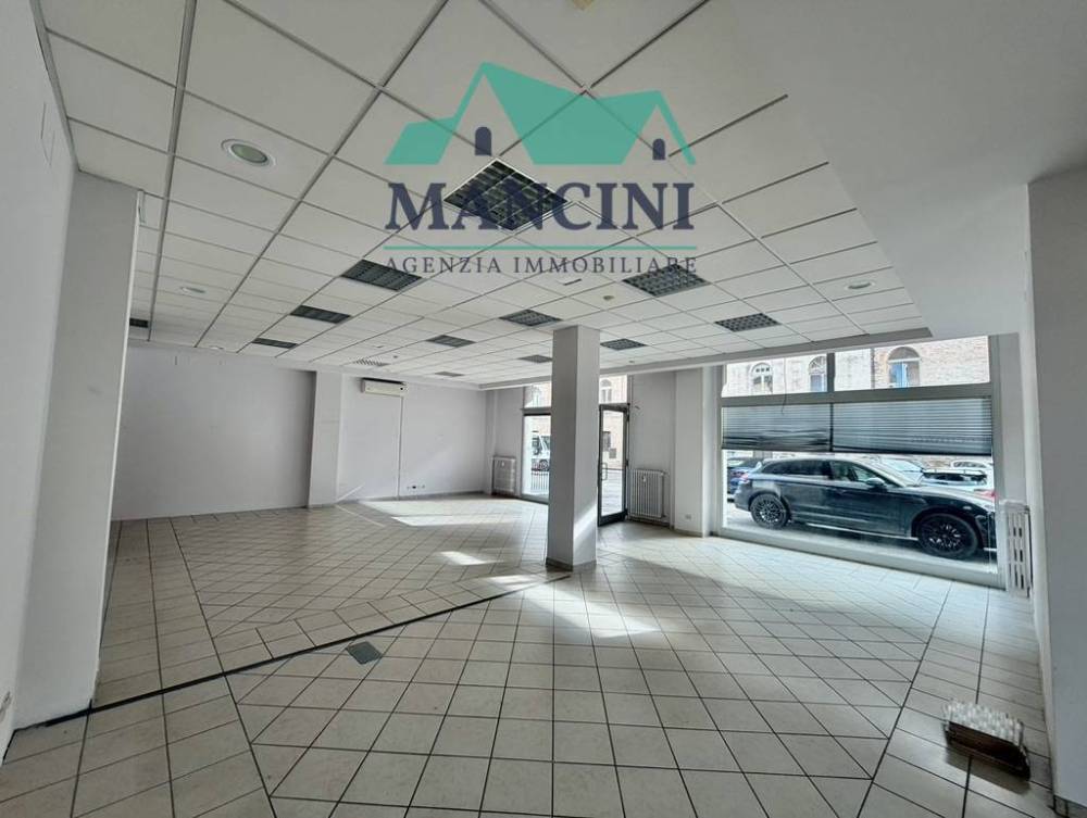 negozio in vendita a Jesi