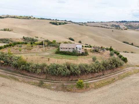 casa indipendente in vendita a Jesi in zona Mazzangrugno