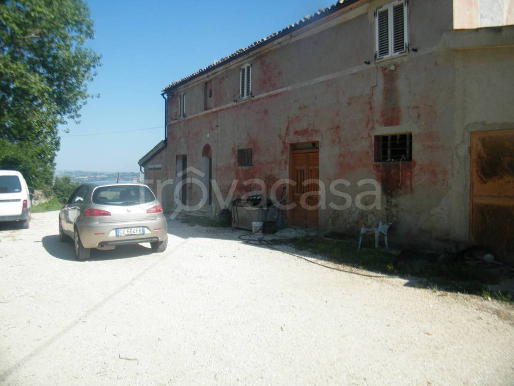casa indipendente in vendita a Jesi