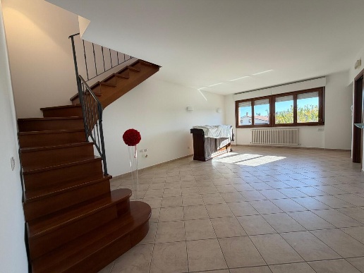 casa semindipendente in vendita a Jesi