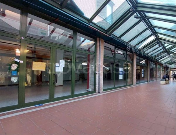 negozio in vendita a Jesi