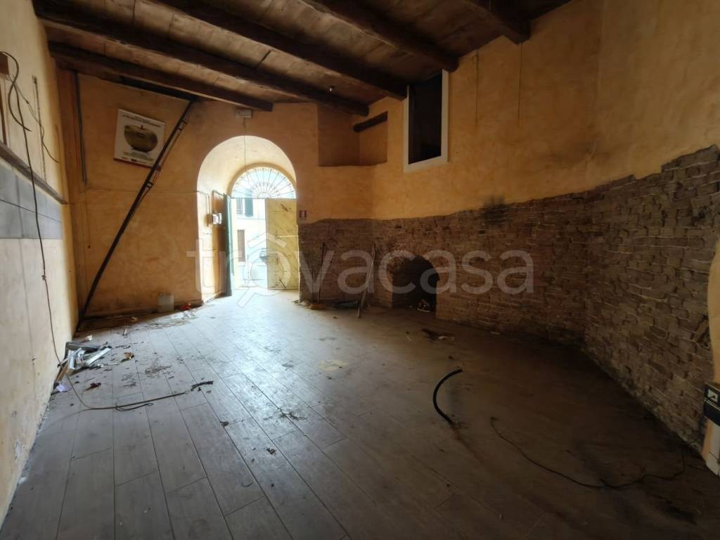 negozio in vendita a Jesi