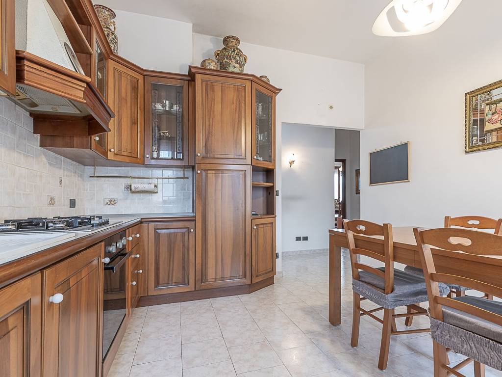 appartamento in vendita a Jesi in zona Tabano