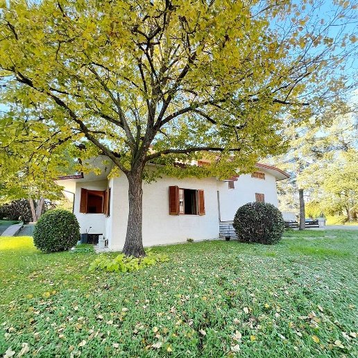 casa indipendente in vendita a Jesi