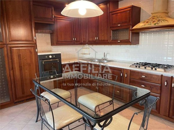 appartamento in vendita a Jesi in zona Mazzangrugno