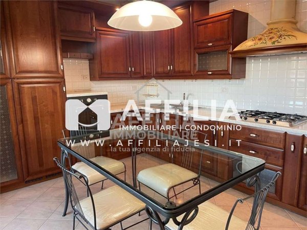 appartamento in vendita a Jesi in zona Mazzangrugno