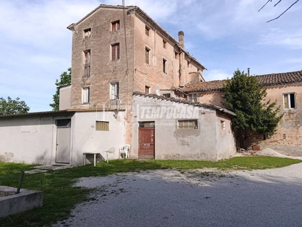 casa indipendente in vendita a Jesi