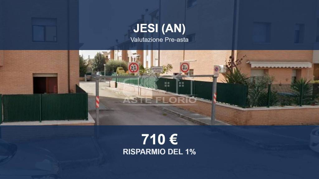 locale commerciale in vendita a Jesi