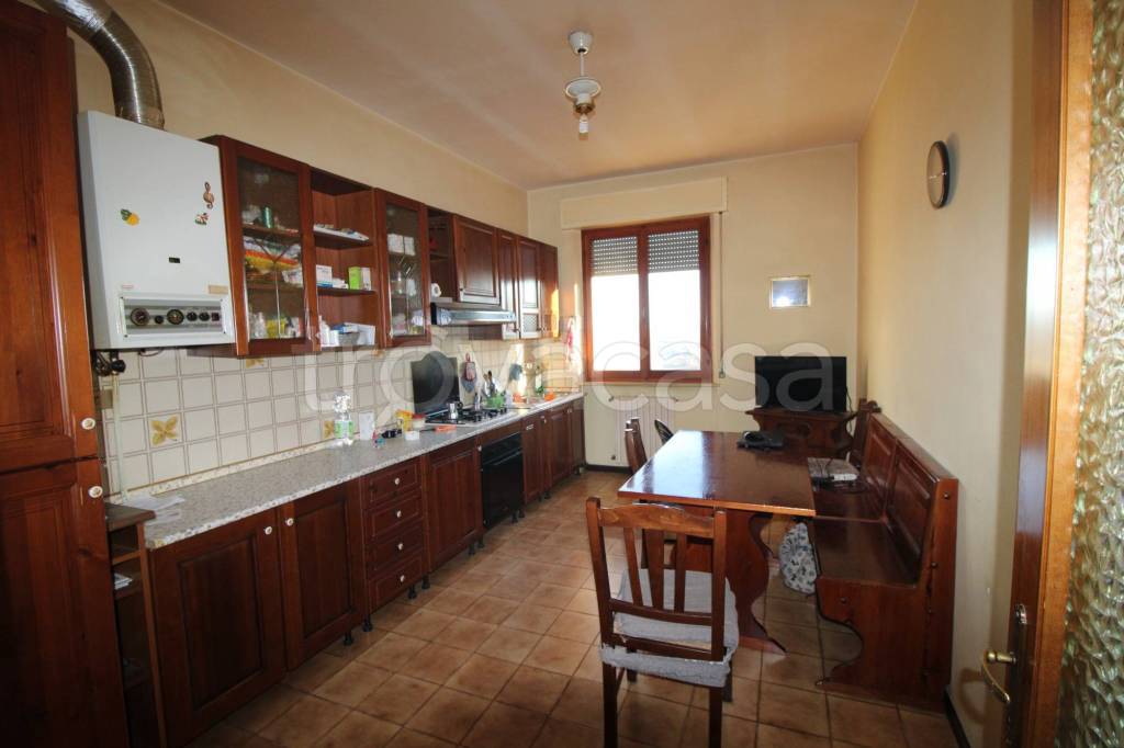 appartamento in vendita a Jesi in zona Tabano
