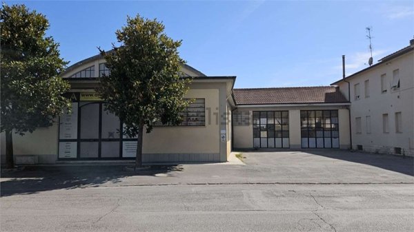 casa semindipendente in vendita a Jesi