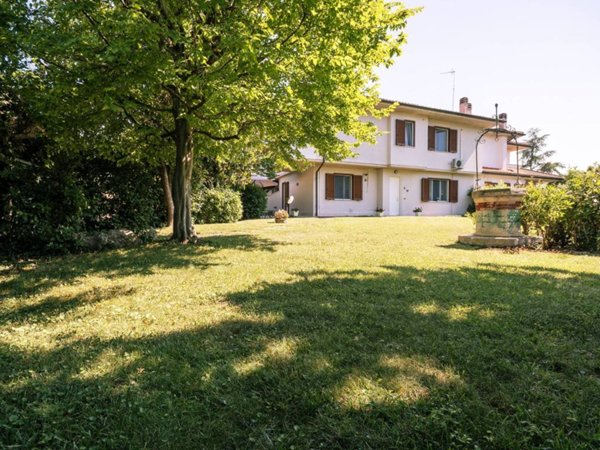 casa indipendente in vendita a Jesi
