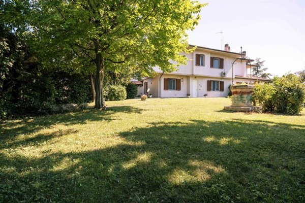 casa indipendente in vendita a Jesi