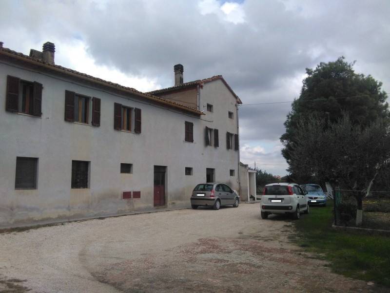 casa indipendente in vendita a Jesi in zona Tabano