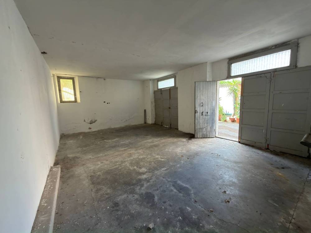 locale di sgombero in vendita a Jesi