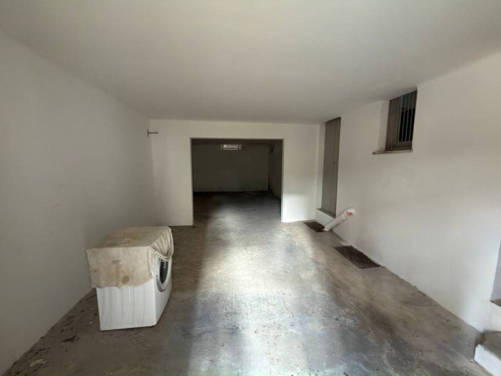locale di sgombero in vendita a Jesi