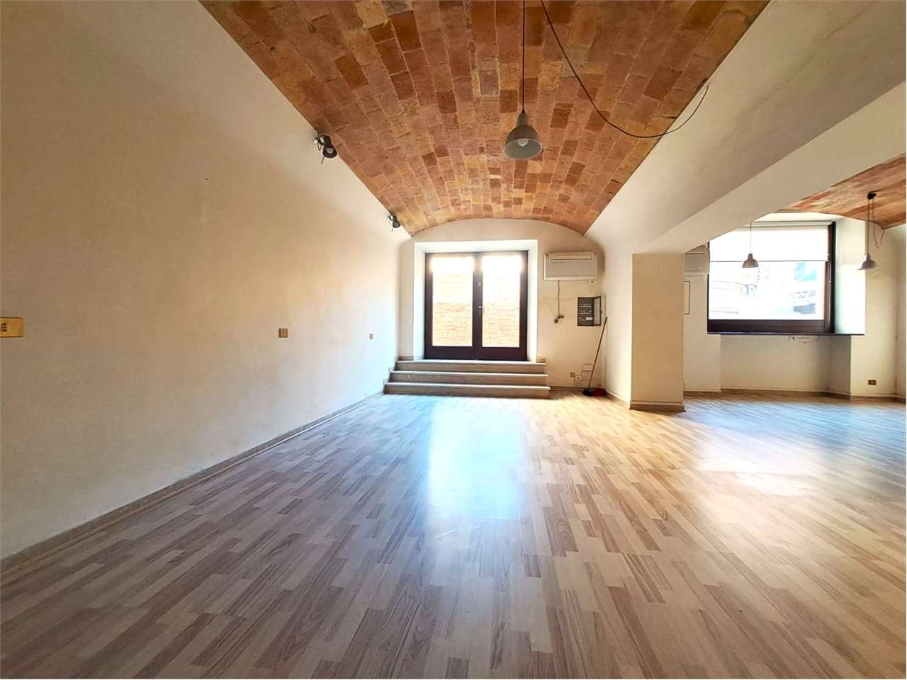 ufficio in vendita a Jesi