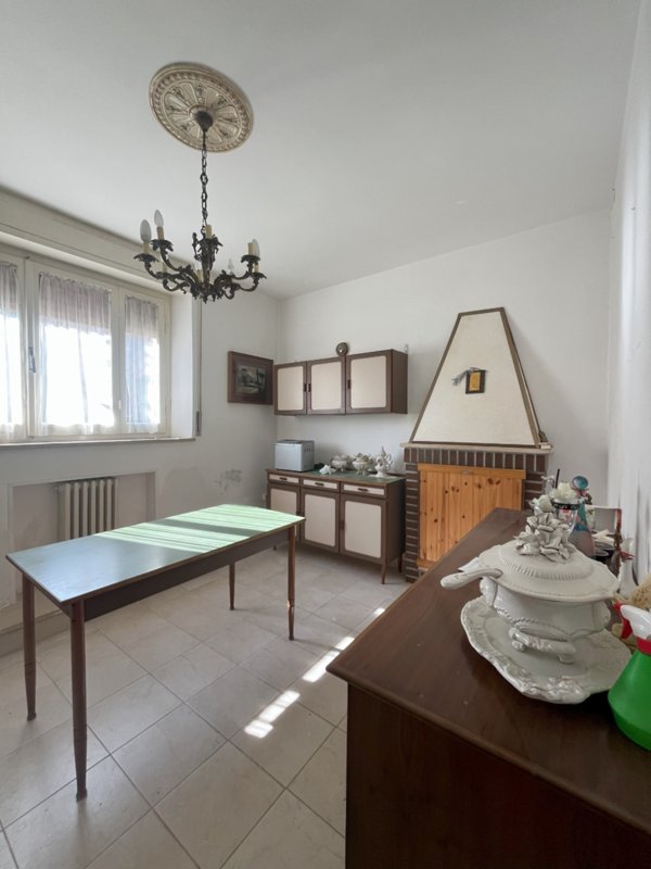 casa indipendente in vendita a Jesi