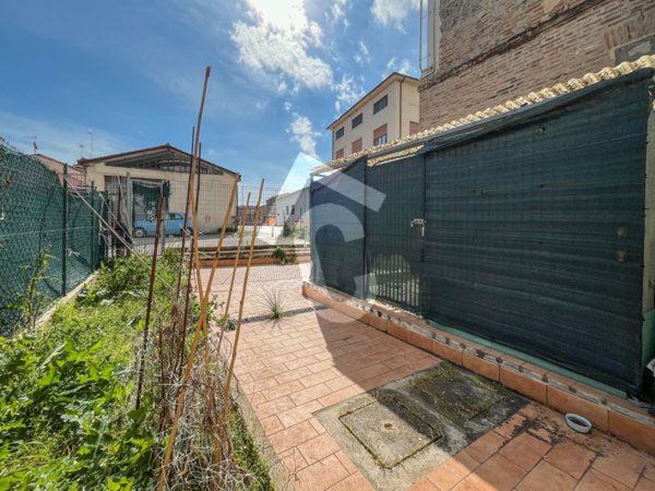 casa indipendente in vendita a Jesi