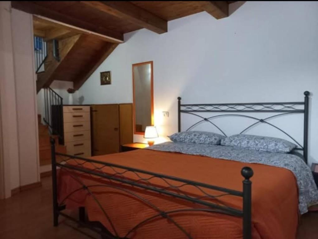 casa indipendente in vendita a Jesi