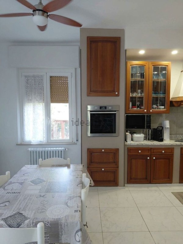 casa indipendente in vendita a Jesi