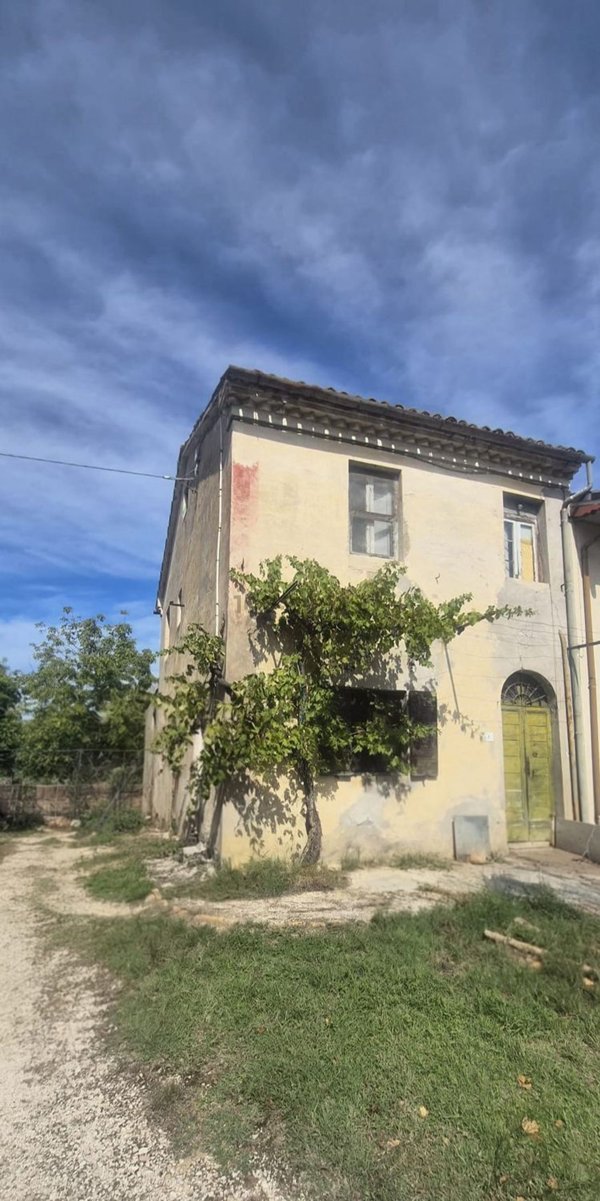casale in vendita a Jesi
