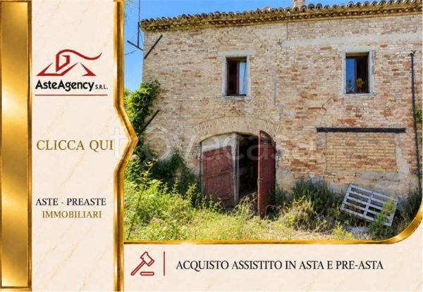 casa indipendente in vendita a Jesi in zona Mazzangrugno
