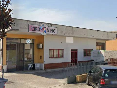 locale commerciale in vendita a Jesi