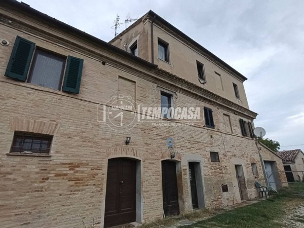 casa indipendente in vendita a Jesi