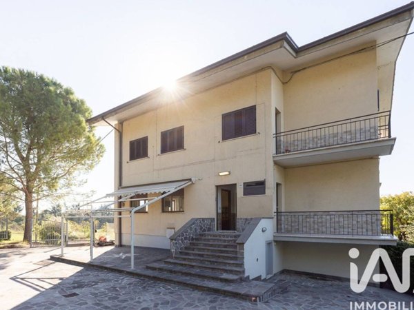 casa indipendente in vendita a Jesi
