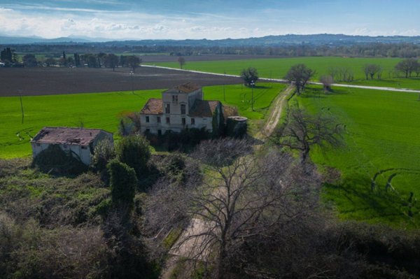 casa indipendente in vendita a Jesi