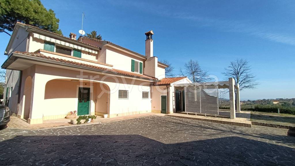 casa indipendente in vendita a Loreto